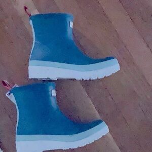 Hunter gorgeous Blue  Rain & Snow Boots  7 new